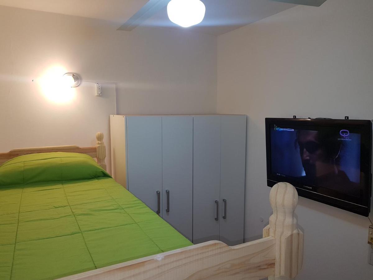 بوينس آيرس Habitacion Con Bano Privado Un Piso Por Escalera المظهر الخارجي الصورة