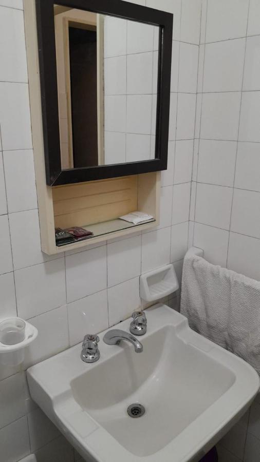 بوينس آيرس Habitacion Con Bano Privado Un Piso Por Escalera المظهر الخارجي الصورة